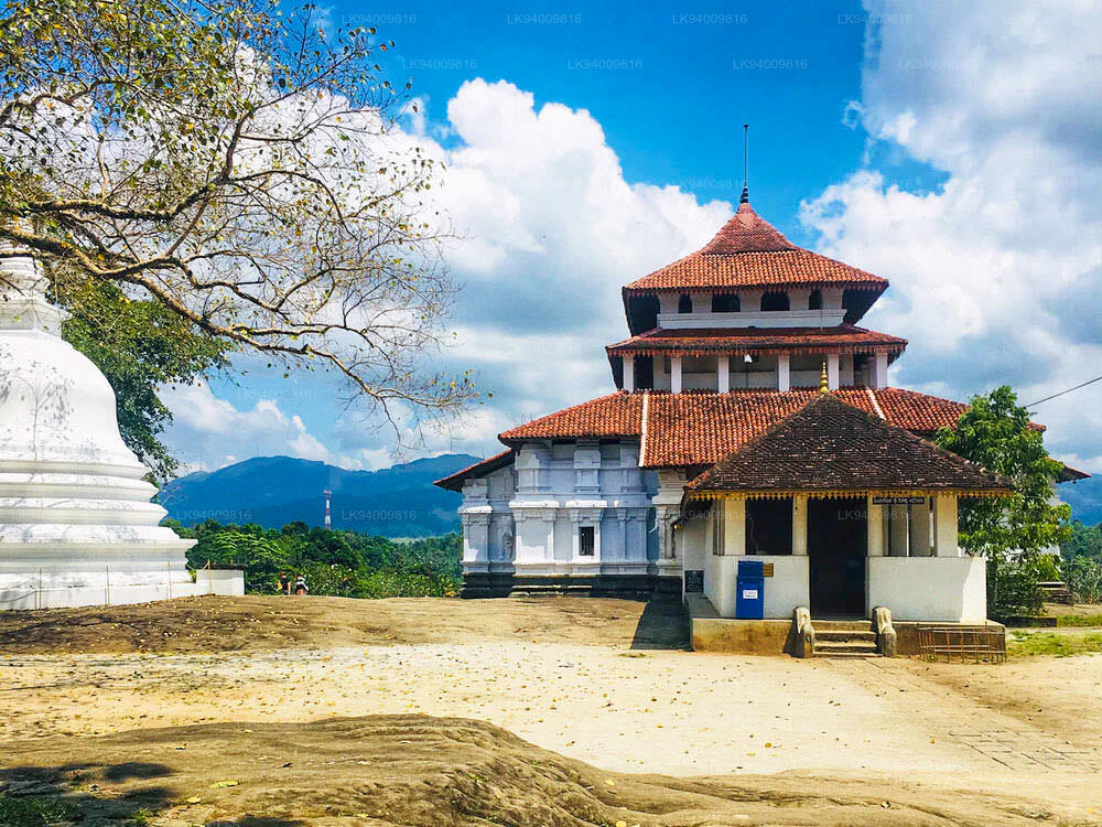 The Lankatilaka Temple: A Jewel of Sri Lankan Art and Architecture